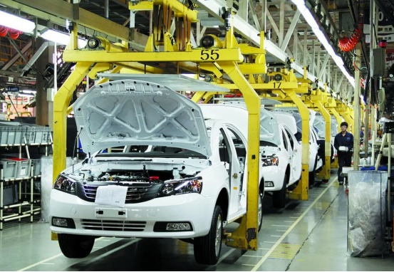 复杂的汽车制造工序