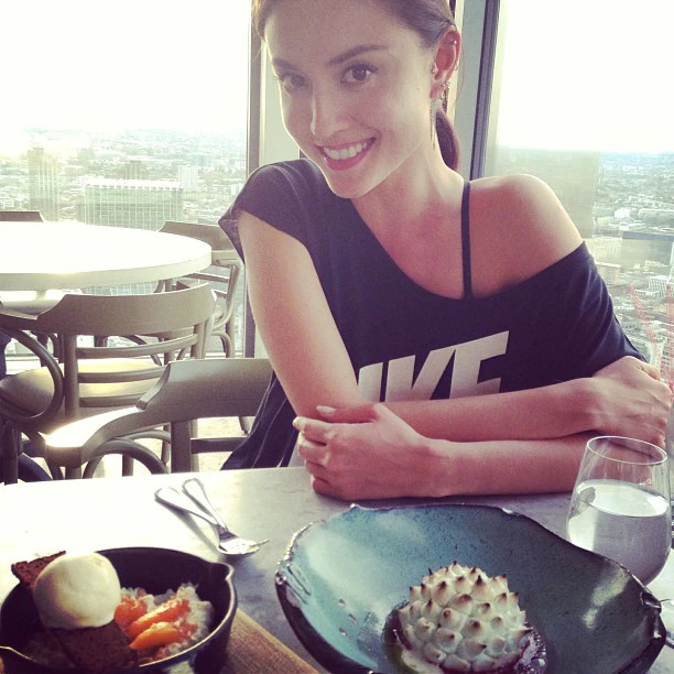 洗米华情人复出被嘲苍老憔悴,正室晒自拍秀红润素颜