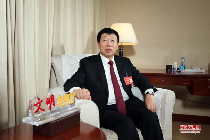 程连元在全国精神文明建设表彰大会现场发邀请:欢迎到文明城市昆明来