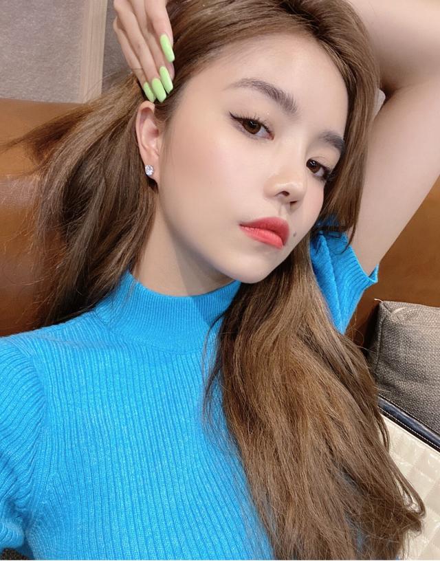 小个子不会搭配?不如学学陈安崎,让你瞬间化身为甜酷女孩