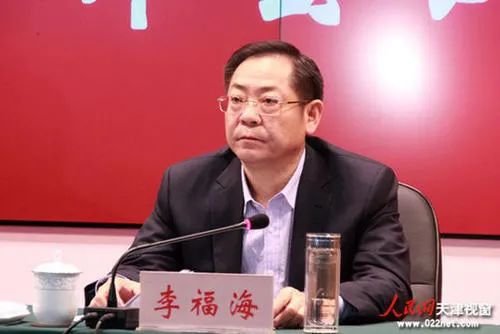 退休不到一年的他,被查了