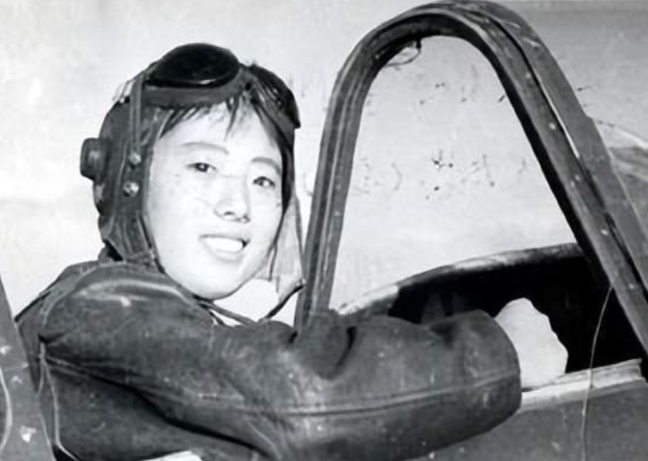 许华山意外成飞行员,训练太苦写信给许世友:担心活不到毕业那天