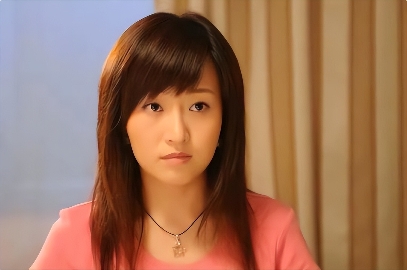 "潘长江女儿"潘阳:父亲力捧也不红,嫁给10亿富商,成豪门阔太