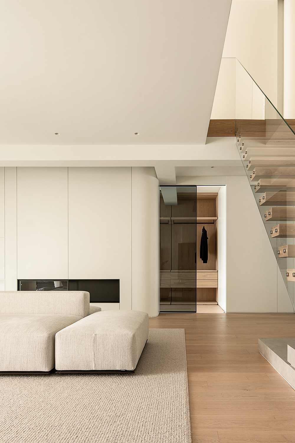 室内设计丨174㎡大平层,"光与影的碰撞"尽显极简风格