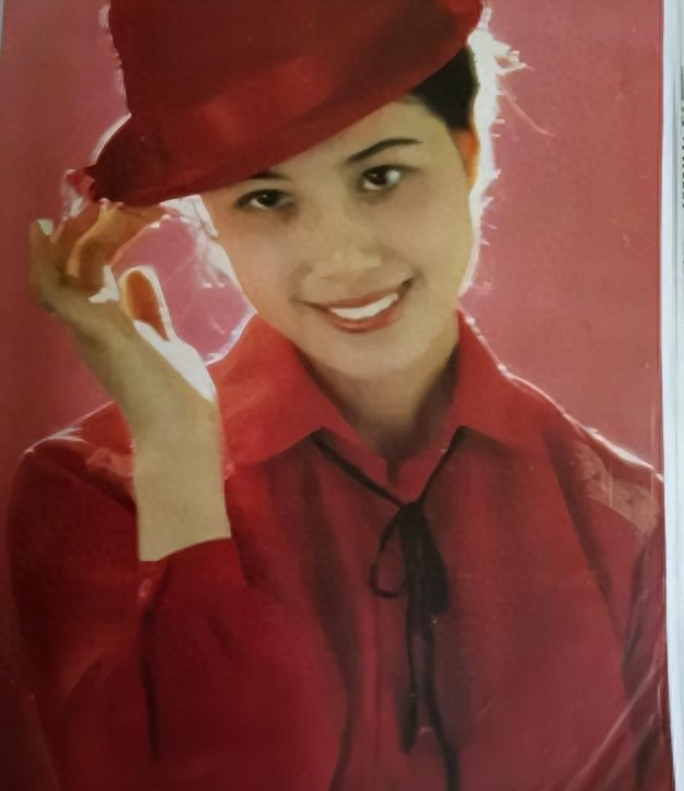 回顾忍受不了前夫丁克离婚后嫁给画家的吴玉华如今得偿所愿了吗