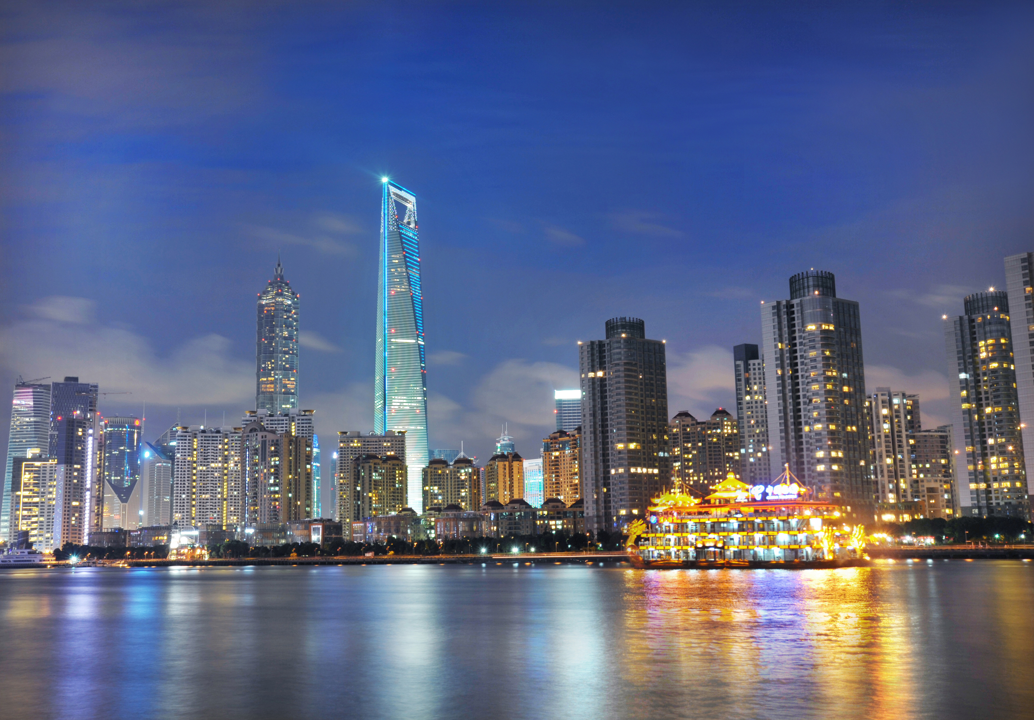 上海环球金融中心:当代摩天楼的典范