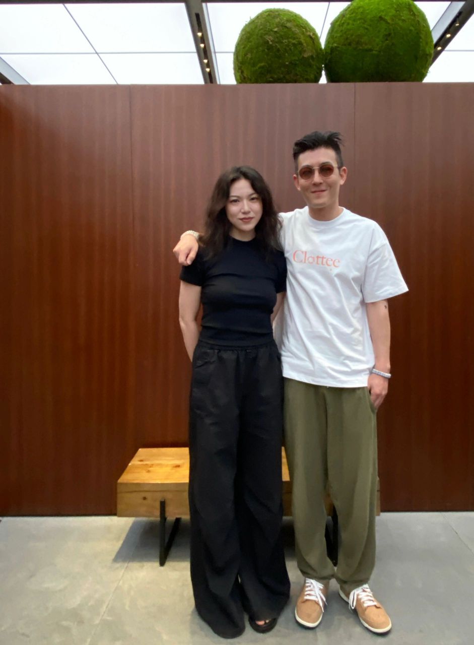 今天的快乐是:陈冠希来店里了 激动的心 颤抖的手 一转头陈冠希来店里