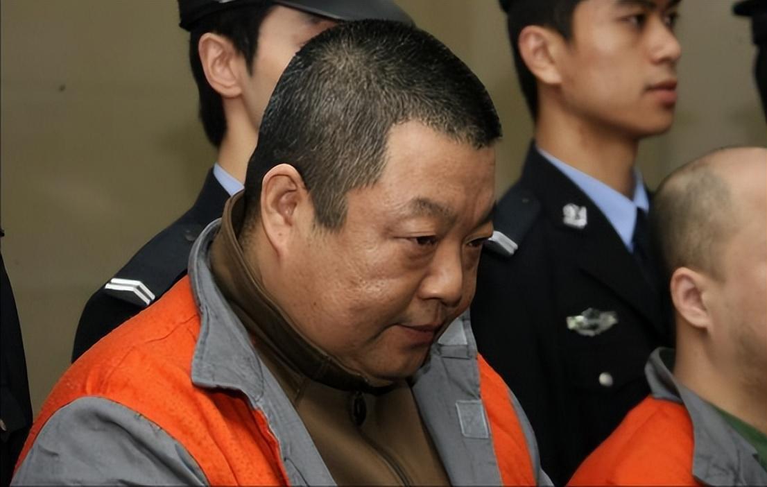 黑道歌手臧天朔有多狂扇梅婷耳光砸成龙场子最终却无人问津