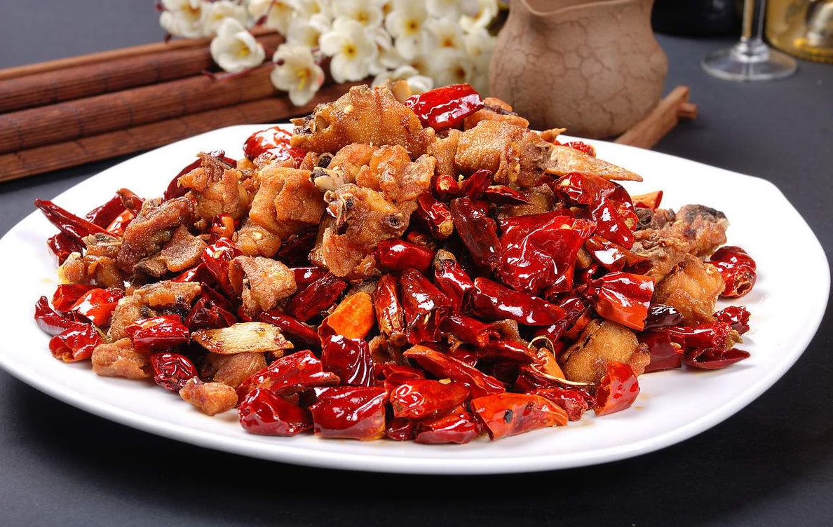 辣子鸡的家常做法,越吃越上瘾,香辣美味