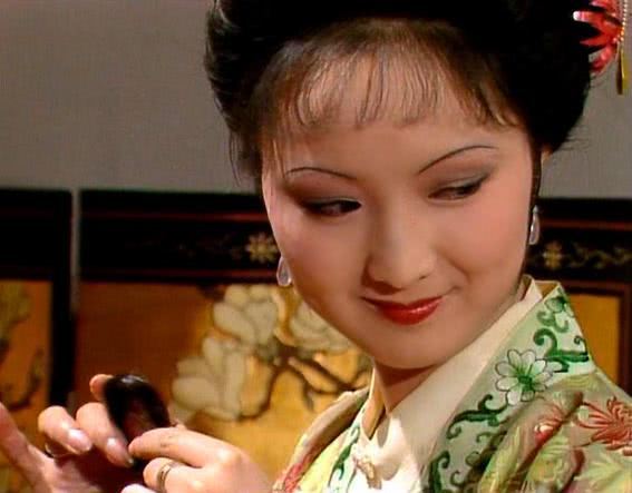 王熙凤淘神费力,结果还不如平儿,看平儿判冤狱就懂了