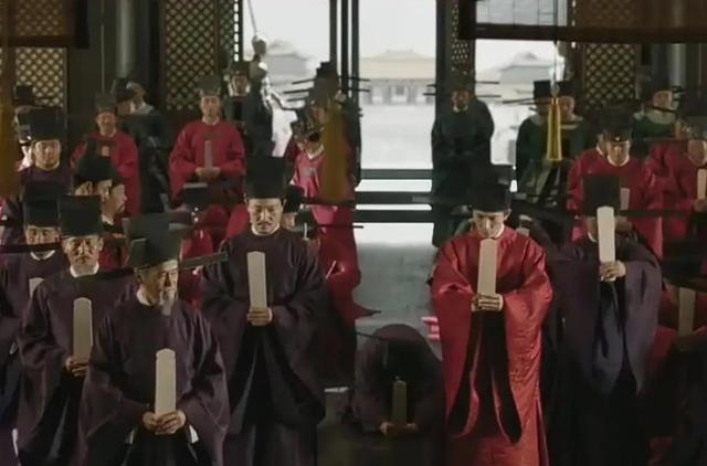 为何宋朝大臣们上朝都要拿着一块板子呢?有何用处?