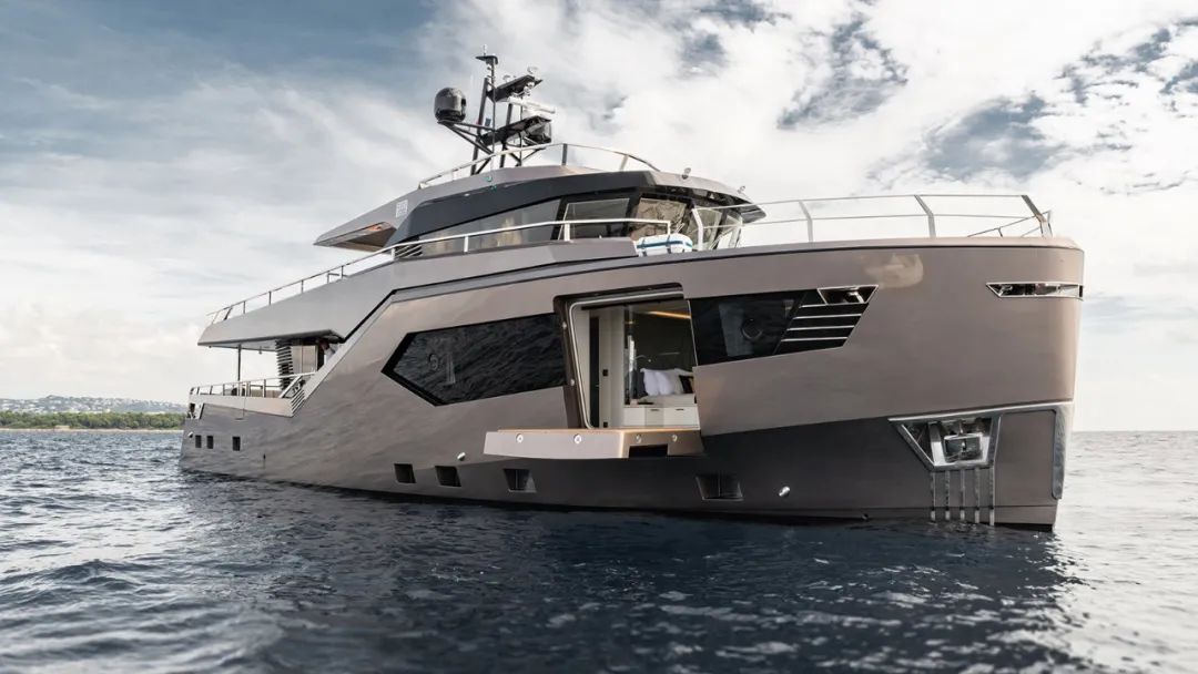 澳门船东的新玩具,26米的rock 85探险游艇