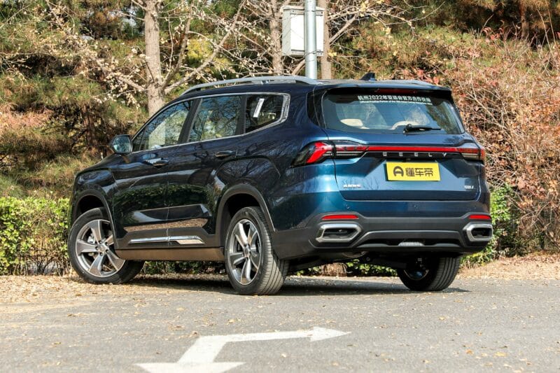 吉利皓月 l 在中国推出,起价 18,300 美元