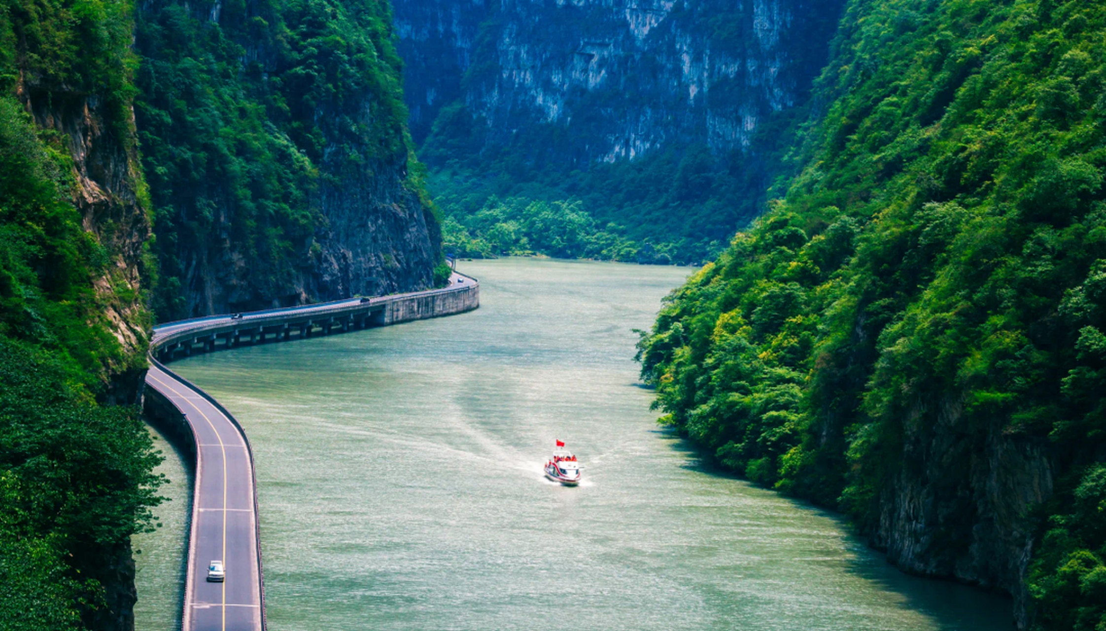 乐山金口河金口大峡谷:这里被誉为人间最具魅力的天然公园,是心灵放松