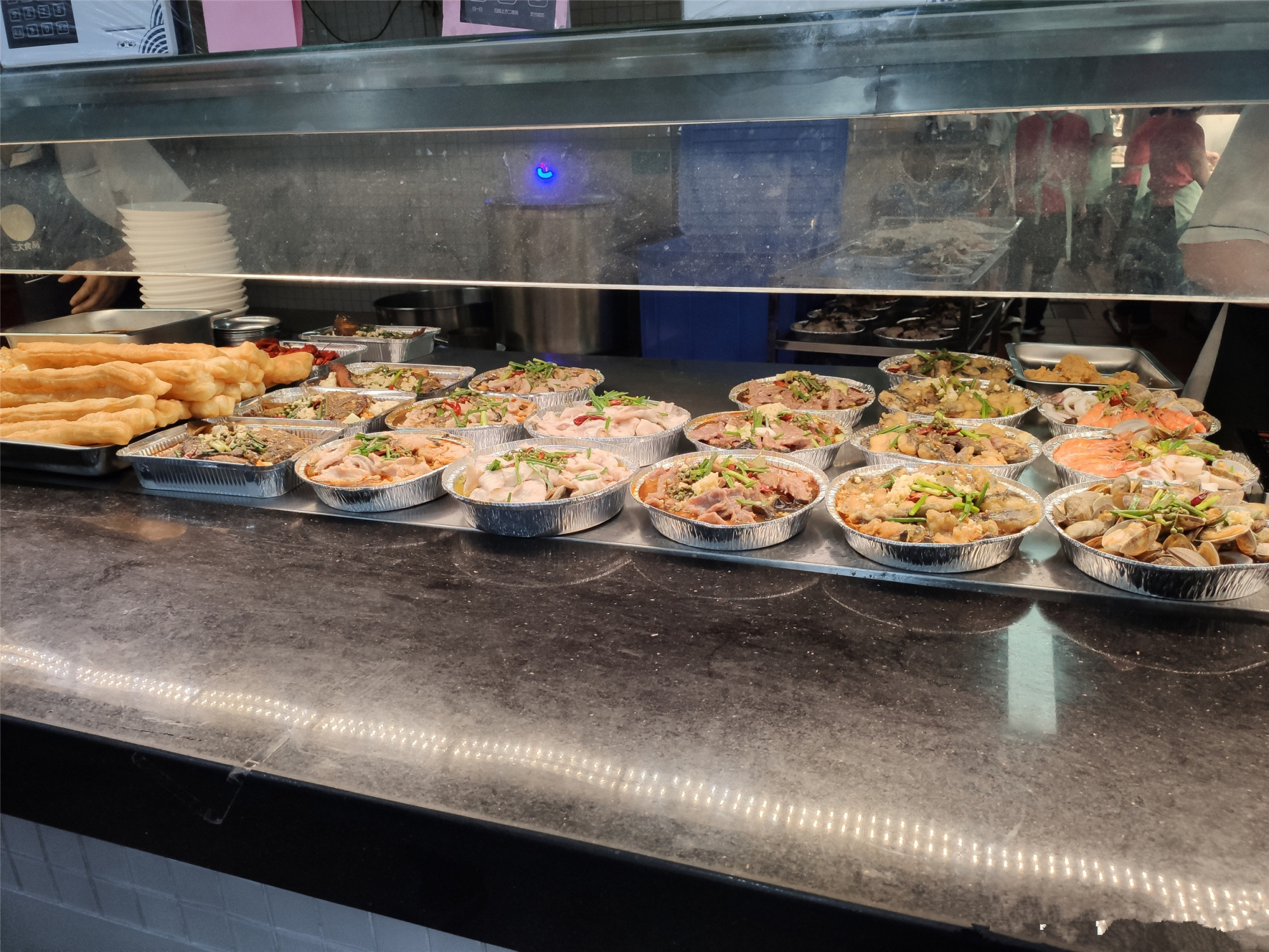 厦门大学食堂有多好?中式大厨做盘菜6元,米饭免费10年,值了