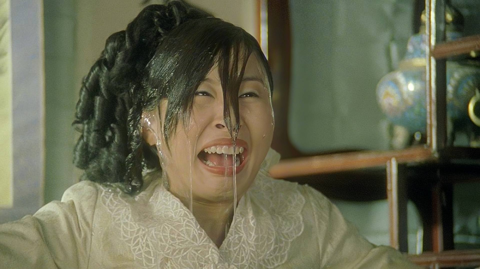 状态尚佳!香港女星兰茜息影近20年后宣告复出,已转型成书画家