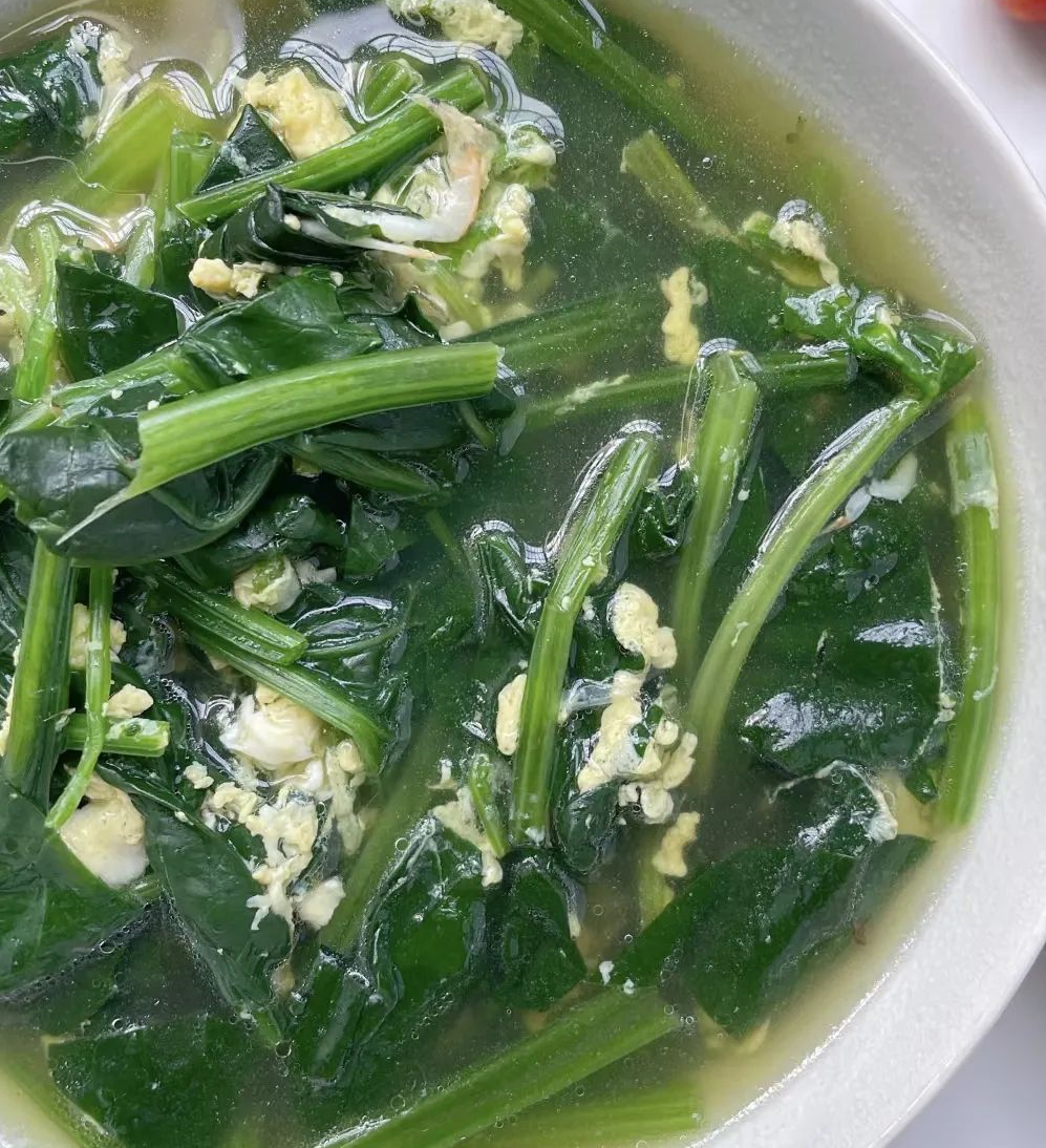 菠菜汤这做法流行了,饭店一份28,在家做才3块钱,解馋了!