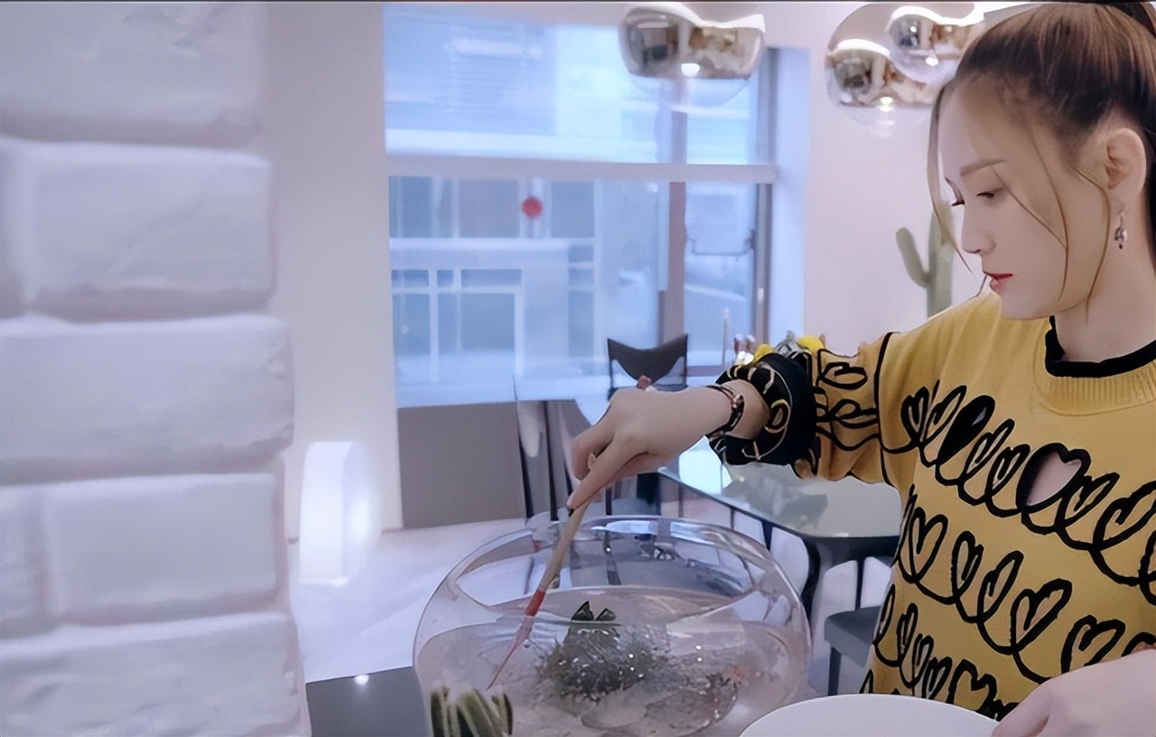 陈乔恩的豪宅火了,全屋精致奢华,一尘不染,幸福的模样藏不住!