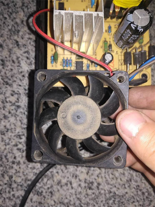 艾美特电风扇怎么拆