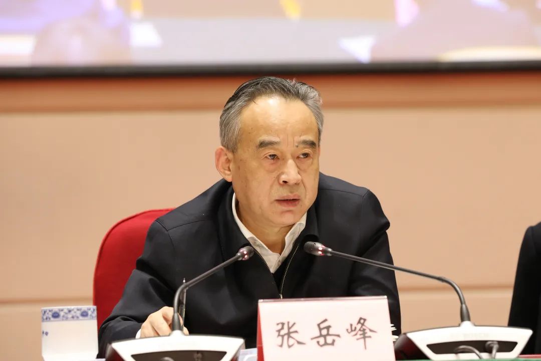 张岳峰主持召开市疫情防控应急综合指挥部会商会议