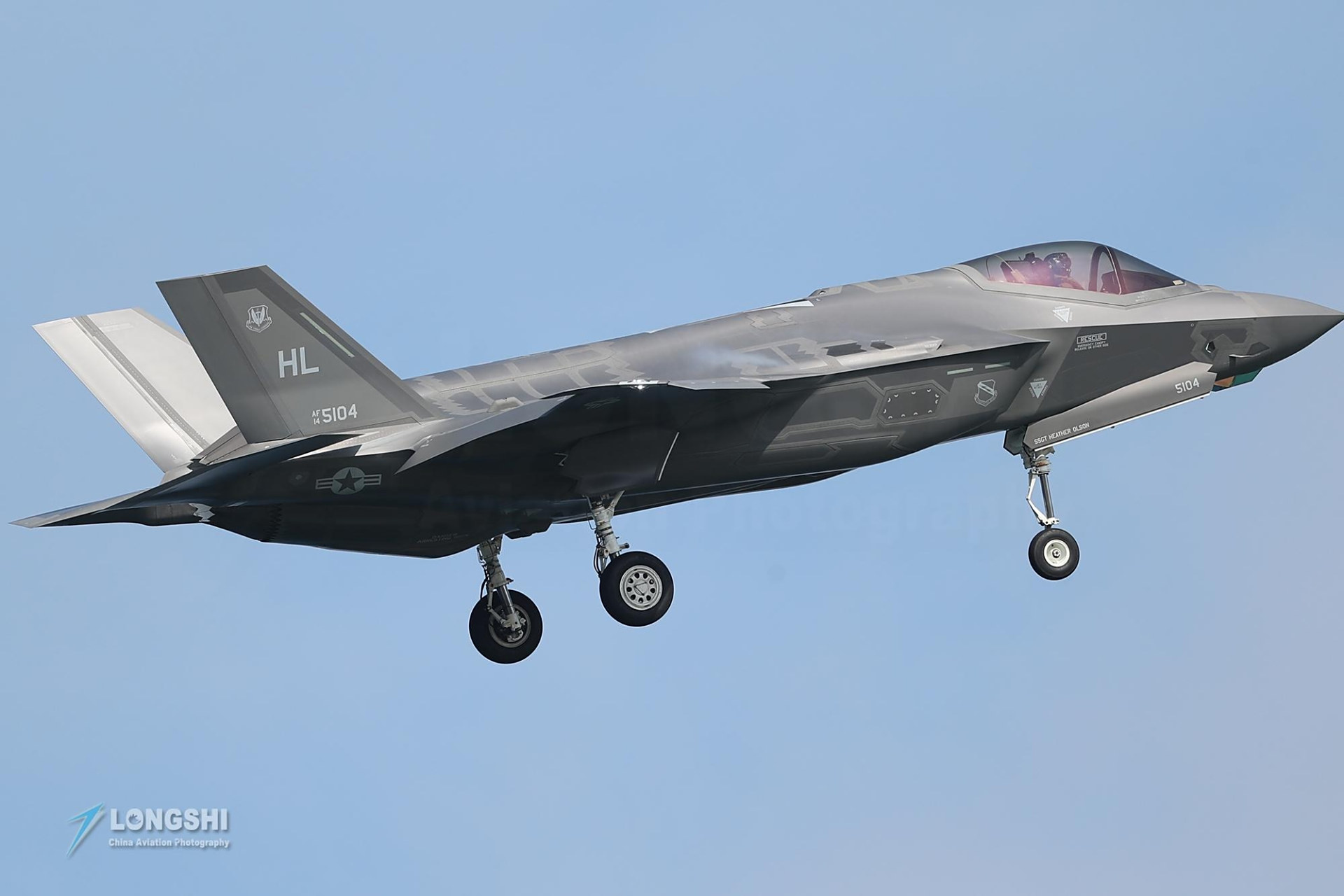 歼-20威龙战斗机已经在大量建造,并且还在不断改进,歼-20威龙战斗机和