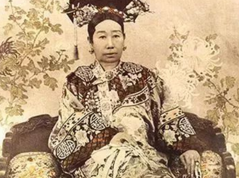 叶赫老女,凭一己之力灭掉4个部落,一句话助努尔哈赤一统天下