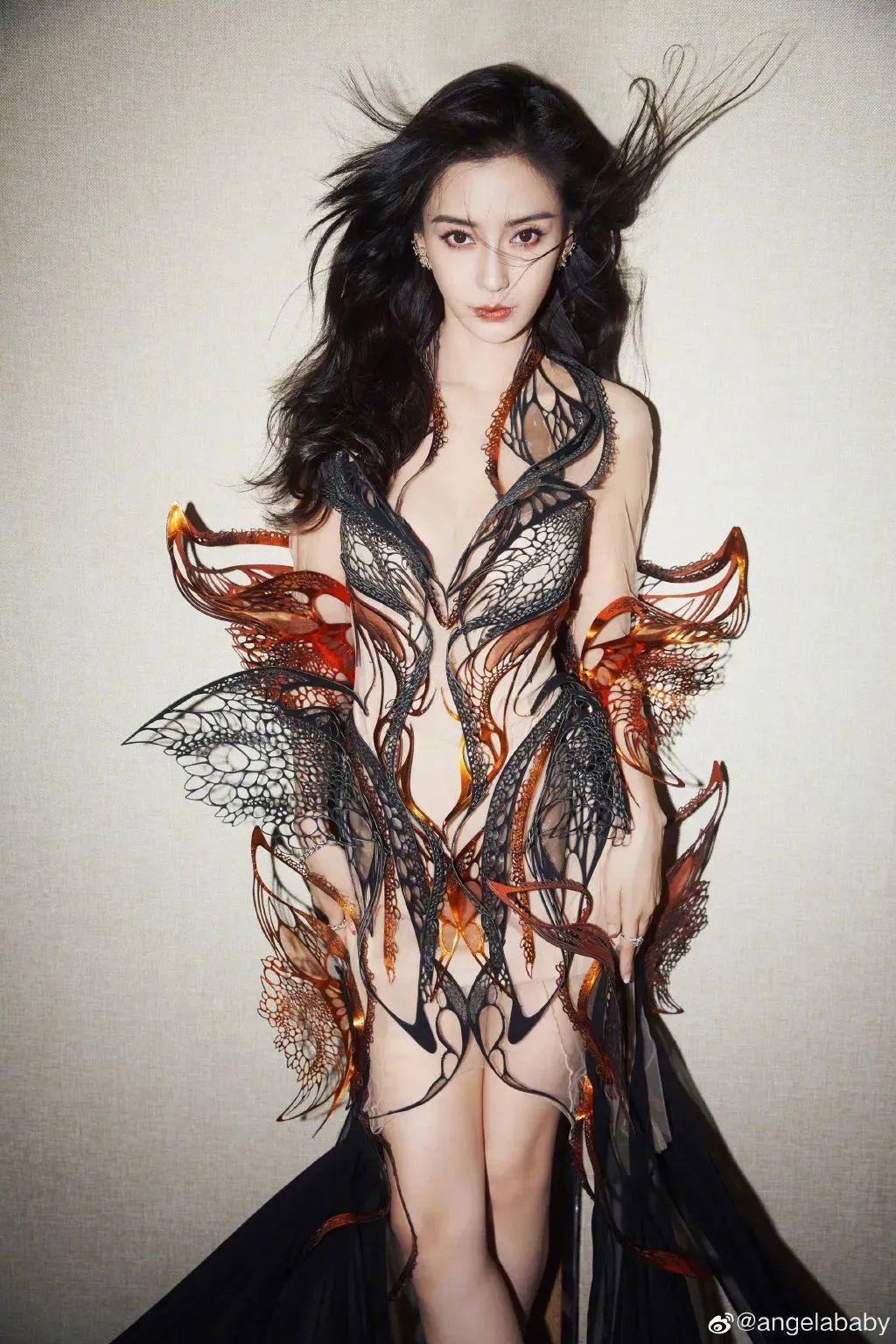 172cm"东北全智贤"火了!又野又欲的猫系女友,差一点就被毁了