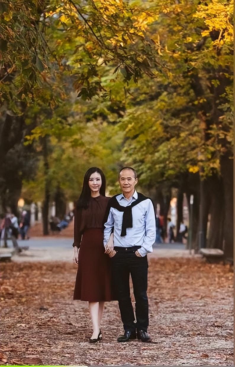 王石离婚10年他再婚娶美女演员单身前妻忍受车祸后遗症的折磨