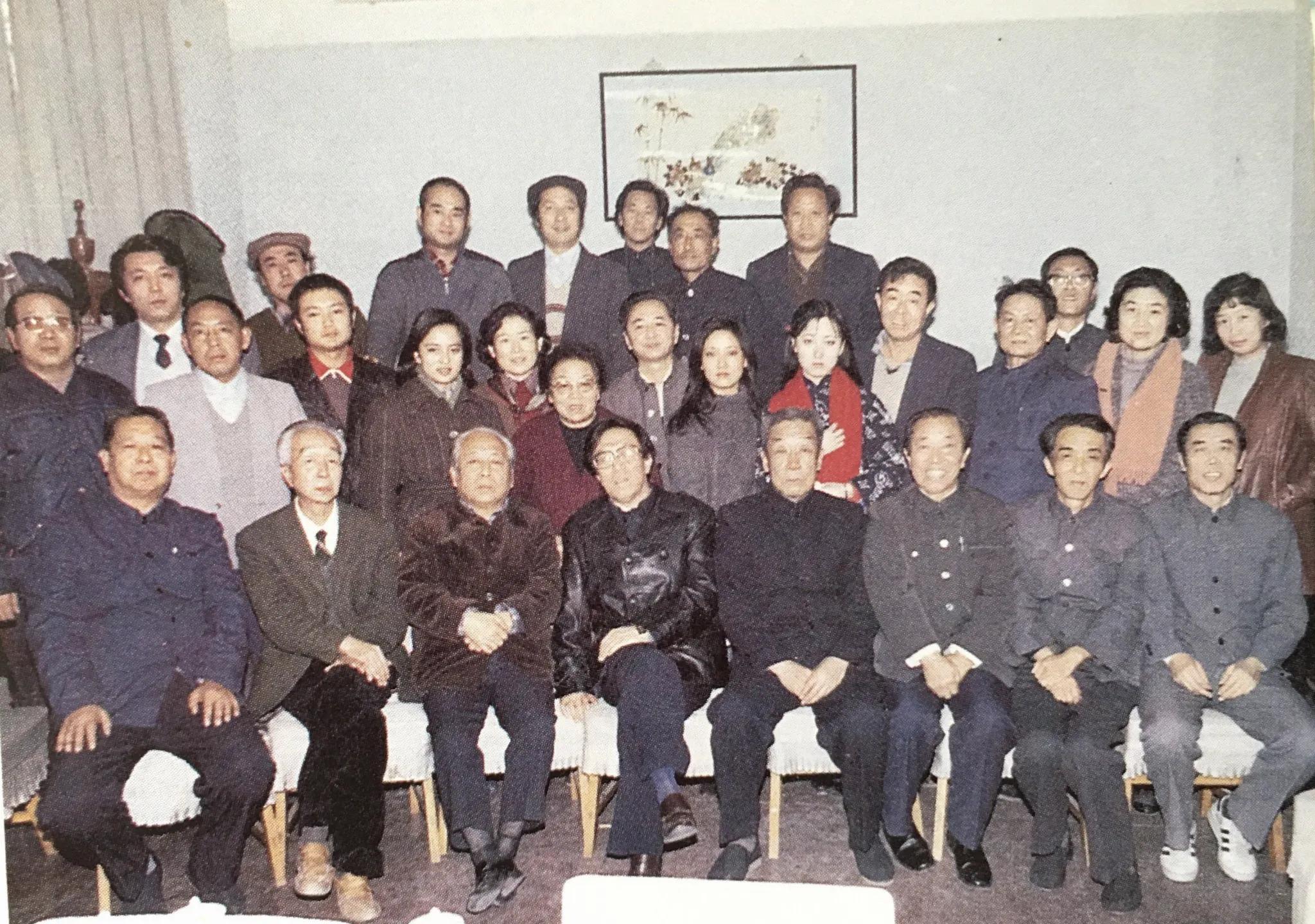 87《红楼梦》陈晓旭与红楼高层的10张合影,足见当年她有多得宠