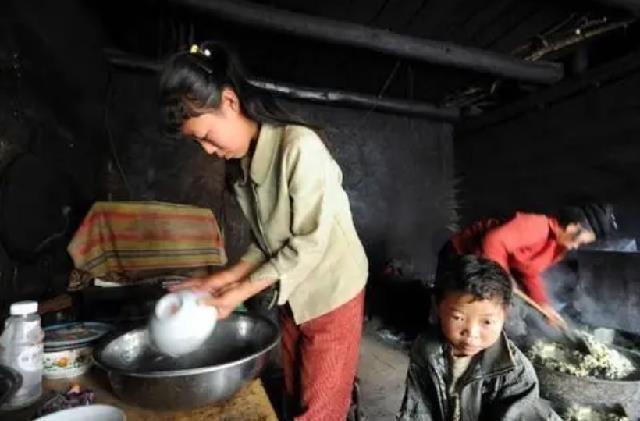 回顾"女富豪"陈清娜:15岁考大学,不甘平凡欠1.8亿混高档场所