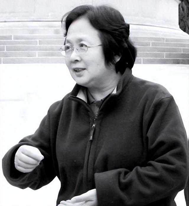 中办主任看望原副总理姬鹏飞,沟通其子犯罪问题,姬为何大发雷霆