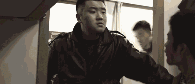 回顾抢劫中俄列车邵迅逃亡19年变慈善企业家其母注销户口暴露