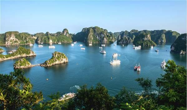 下龙湾:越南知名景点,曾被称为"海上桂林"