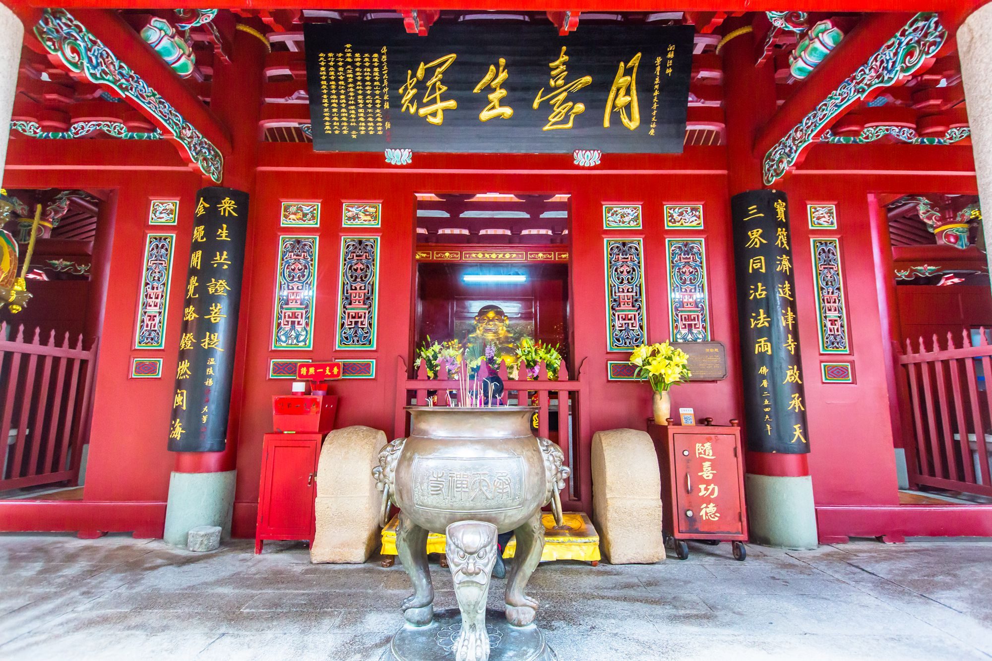 泉州有一座承天寺,是闹市中难得的园林缘地,深受游客们的喜爱