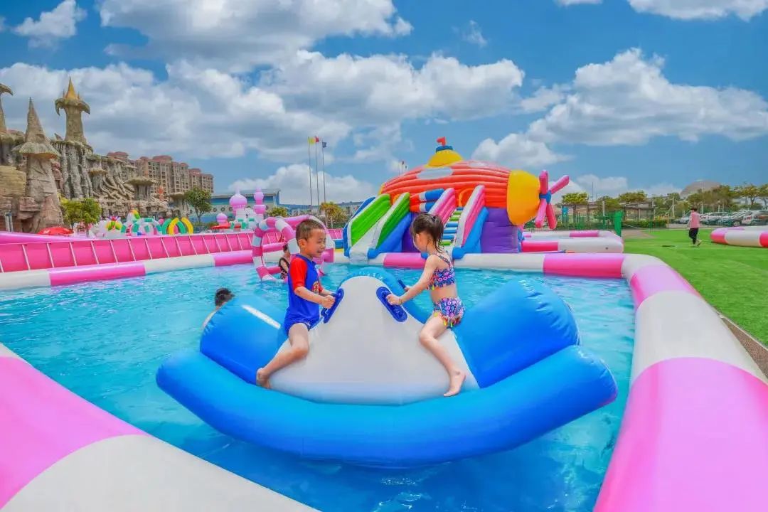 宁德人赶着去10000m水上城堡!12米高独角兽大滑梯!