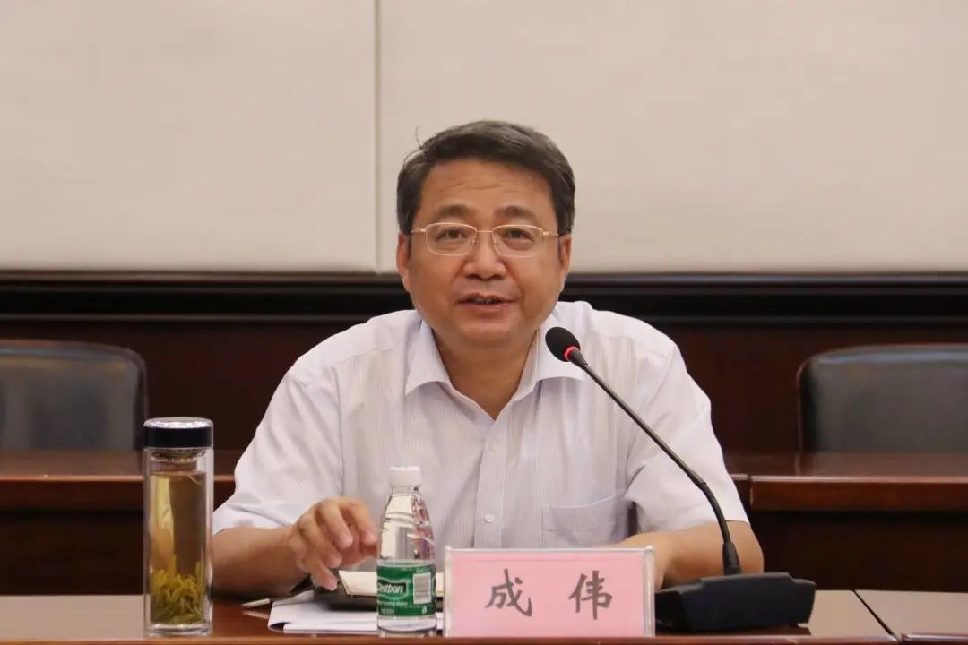 海门市人大常委会主任成伟一行赴海门法院专题调研