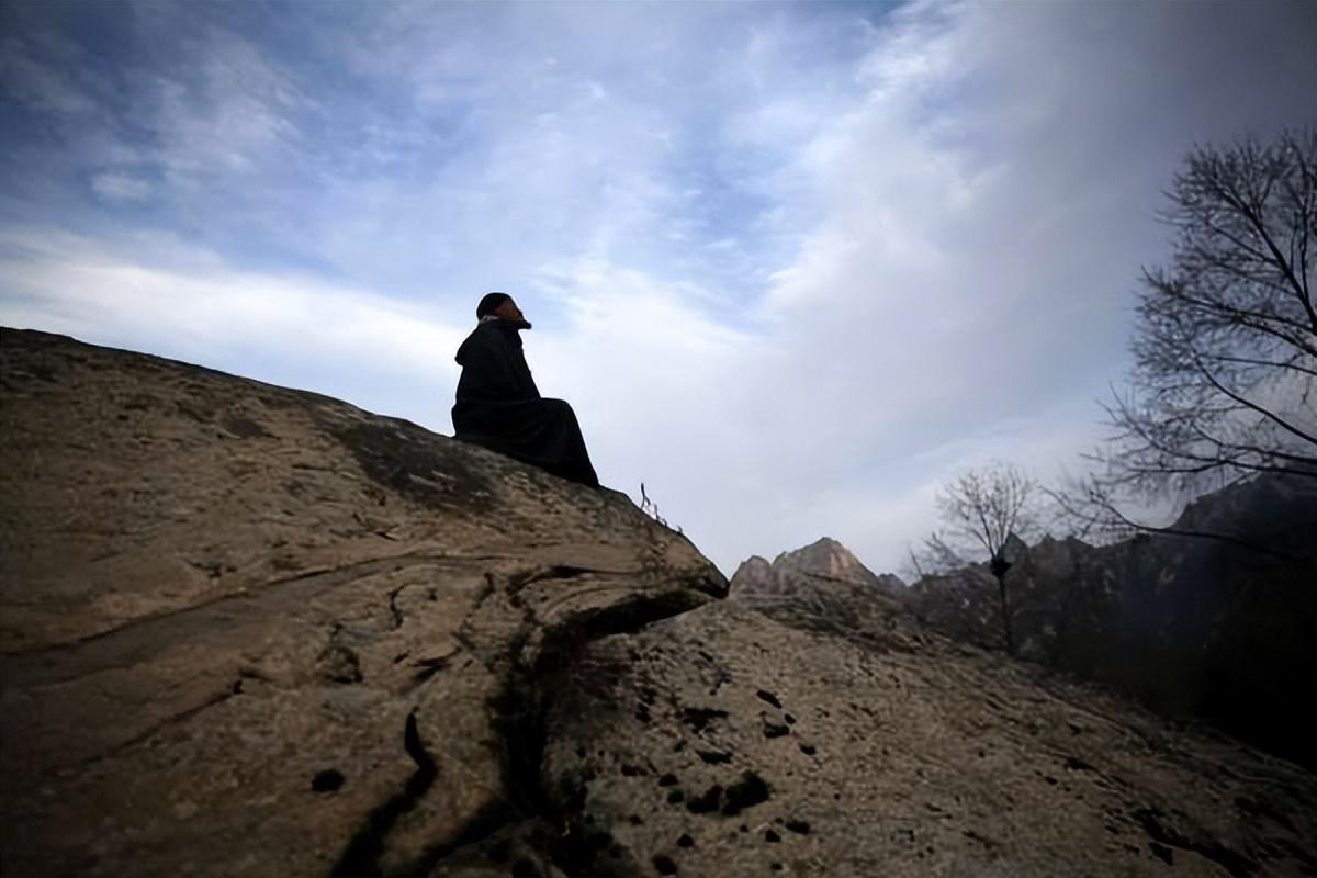 終南山第一隱士隱居30多年天天清水白菜現親人已認不出