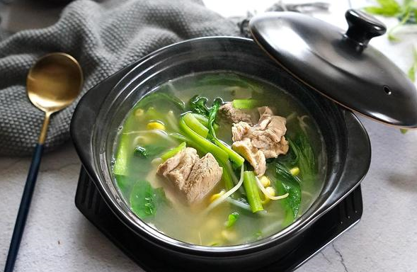 学会这样做油菜排骨汤,口感香而不腻又营养丰富,孩子们都很喜欢