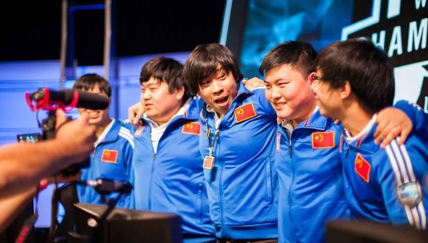 lpl第一个世界冠军是we吗?