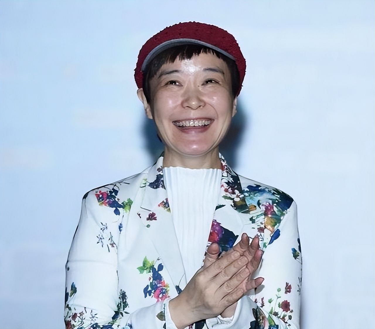 央视主持人王雪纯:53岁仍无子女,选择丁克有苦衷