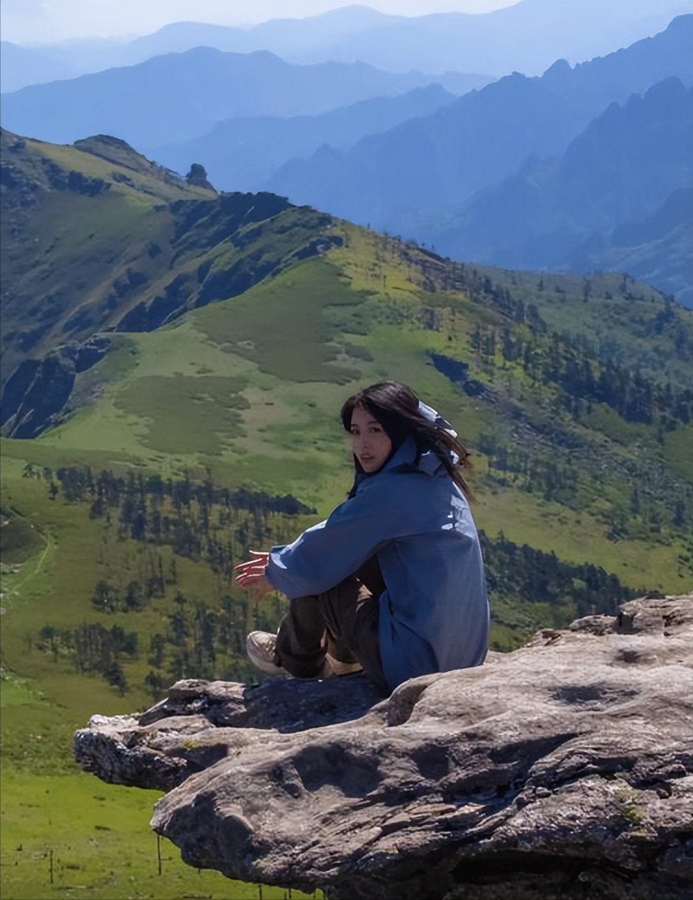 纪实甘肃00后女生流浪大理卖诗为生曾几度自杀到底怎么了