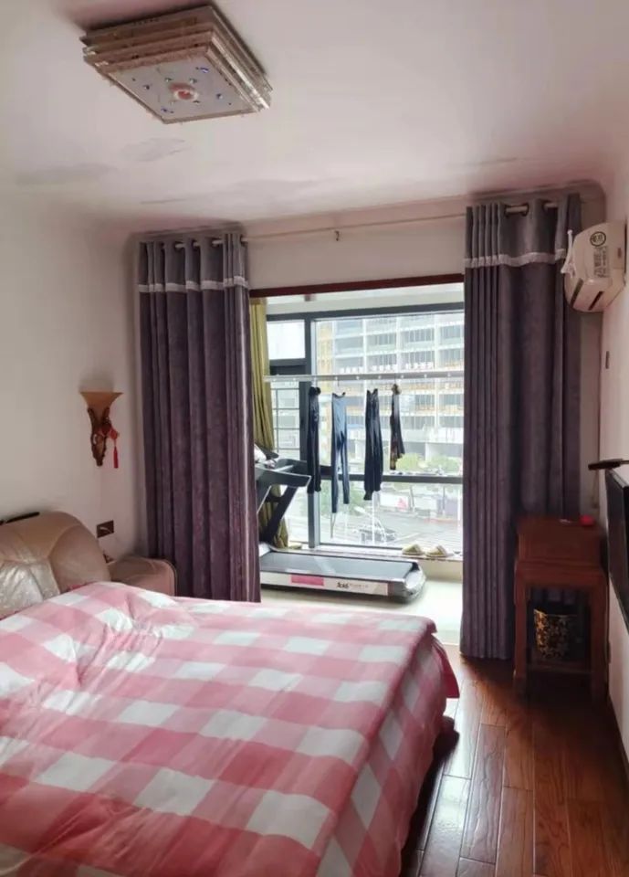 5千多,正地铁口,洋湖湿地公园:洋湖景园法拍房!