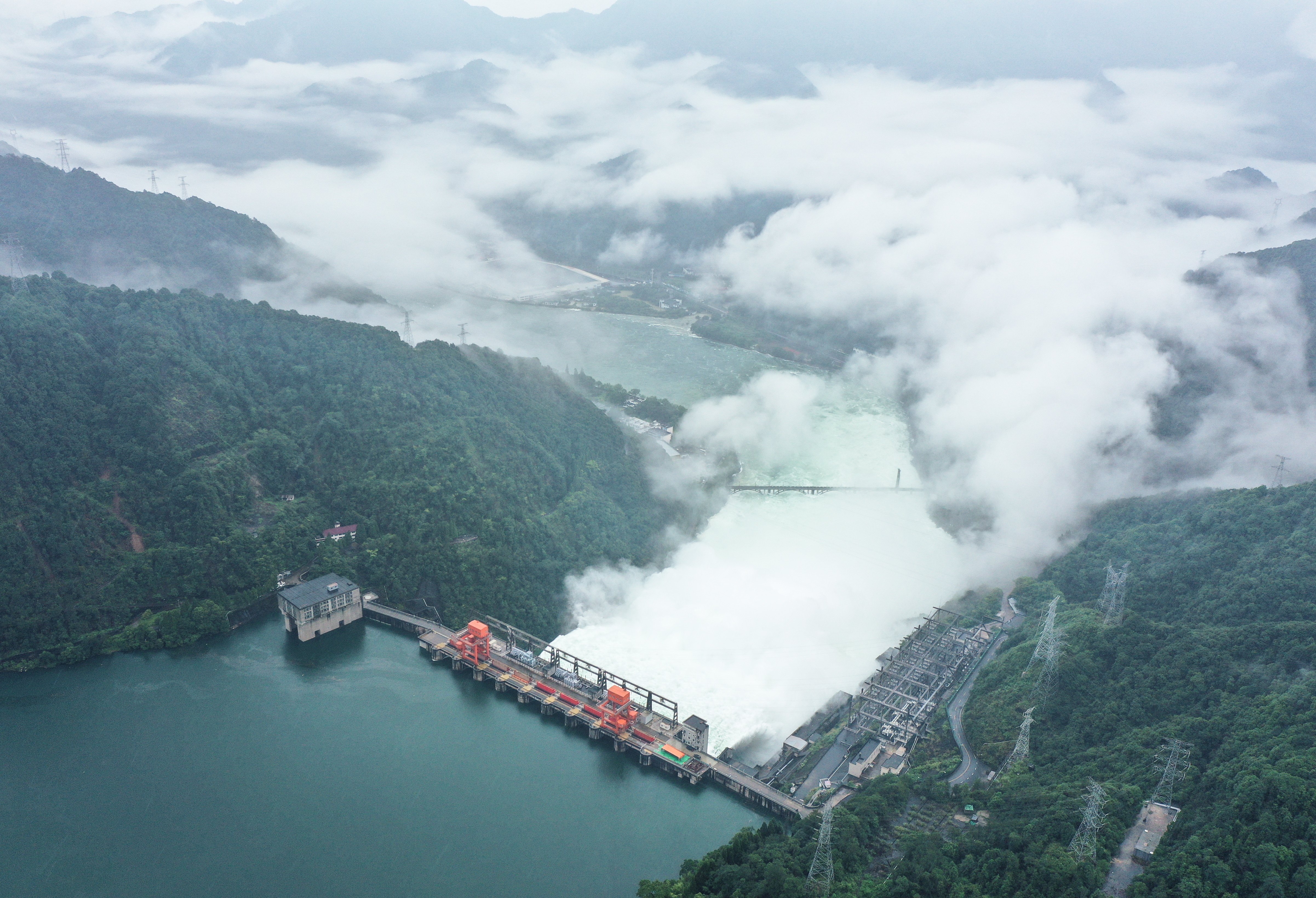 新安江大坝图片