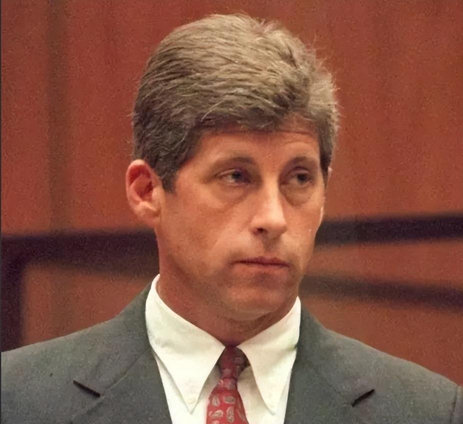 回顾靠美国警察的愚蠢脱罪数十年后有人说出了辛普森案的真相