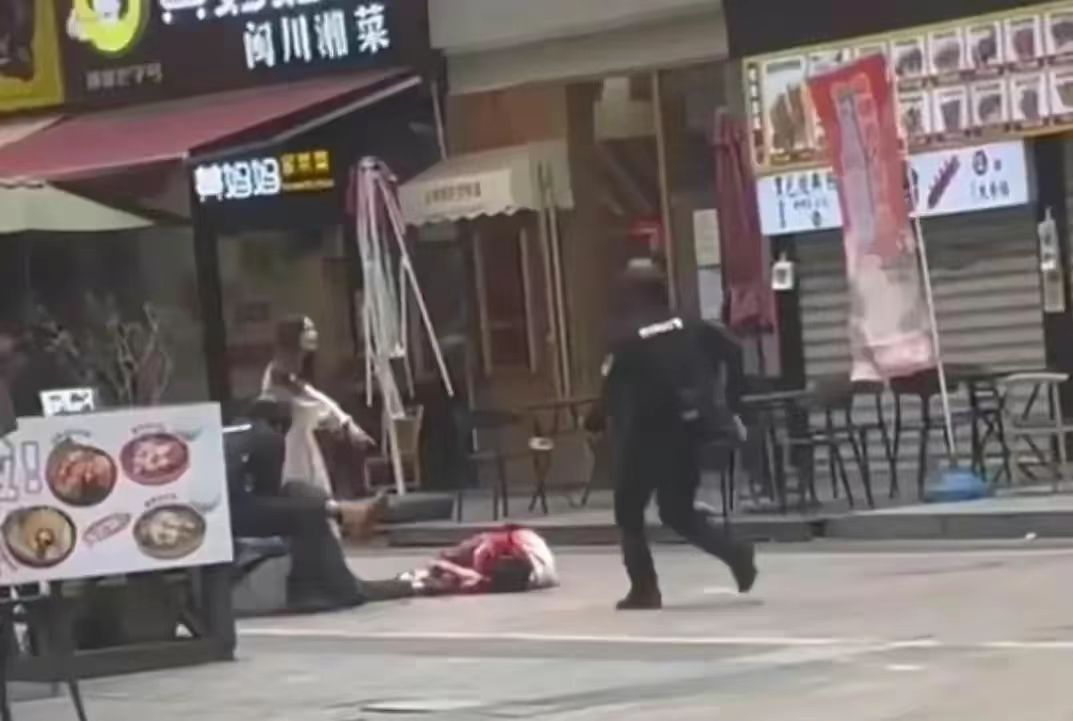 漳州万达金街情杀事件太狠了,目击者曝光细节,长裙女子全身而退