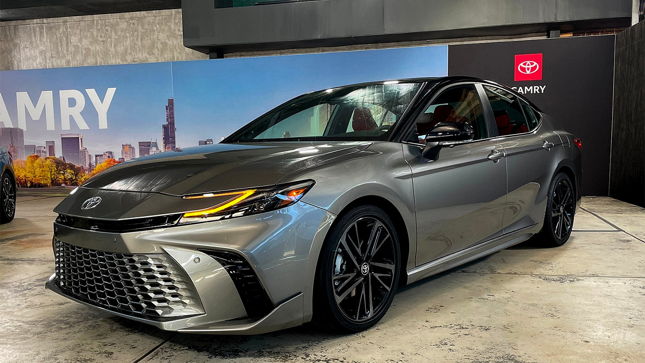 丰田2024款凯美瑞来了!配3种外观 3种动力可选,还看啥迈腾 雅阁