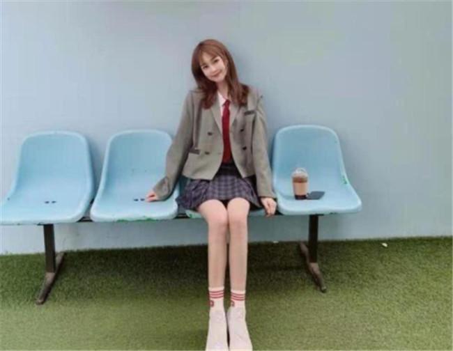 轩子刘思瑶退网不安分?主播jk装无意流出,一姐宝子啊气质上碾压