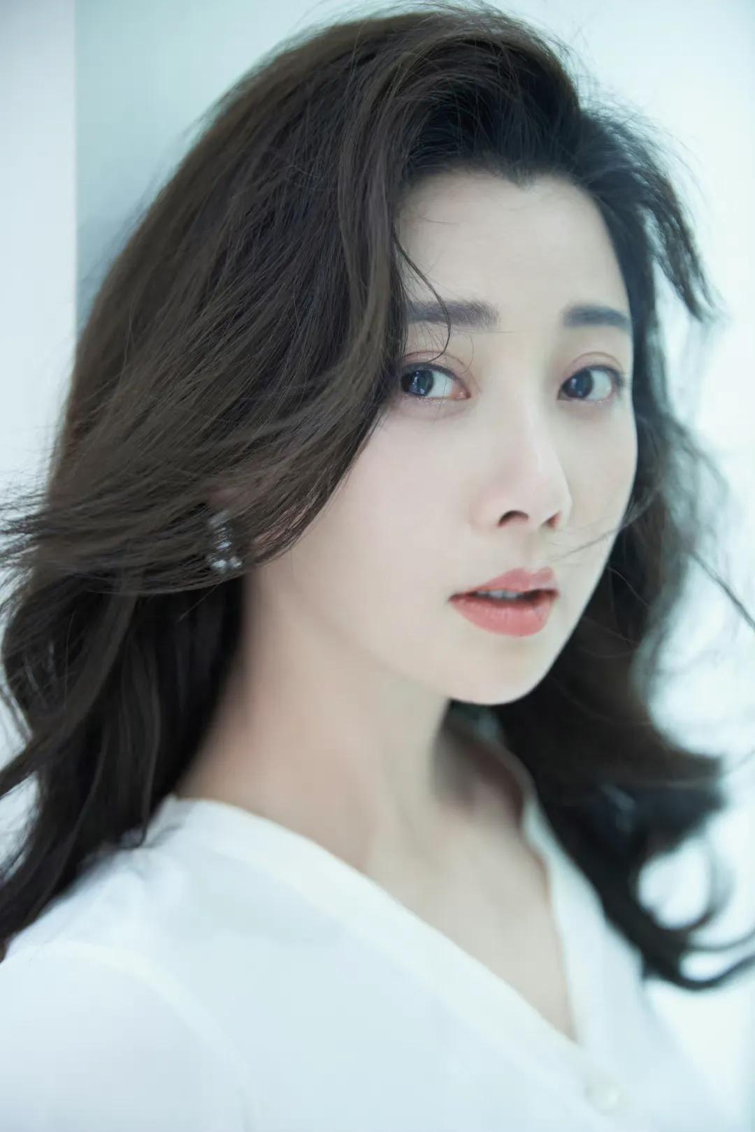 八位至今未婚的女明星,个个都是实力派,50多岁依旧美得不可方物