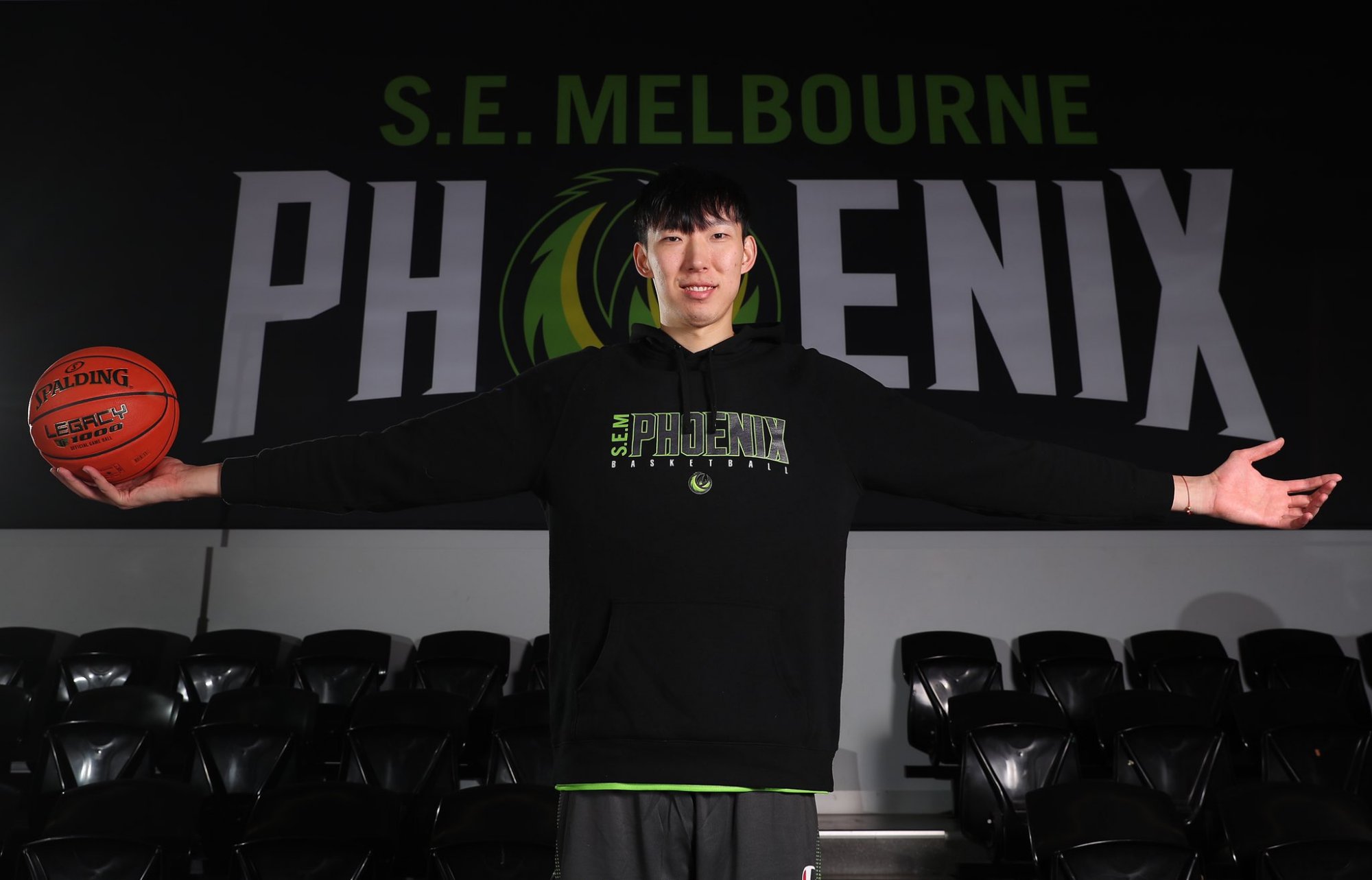 周琦被澳大利亚nbl当成宝,却被"自己人"称作"波兰名宿"