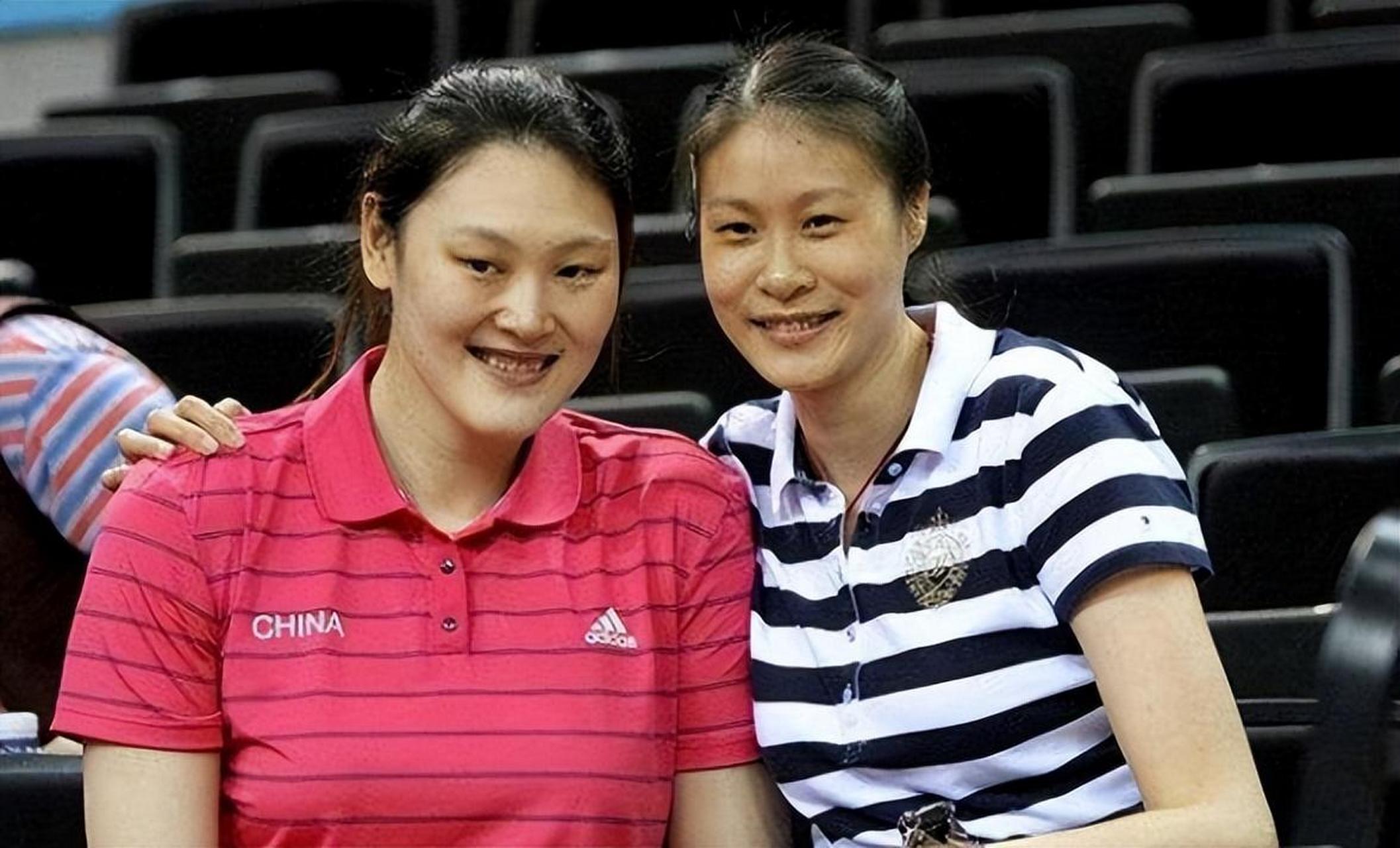 赵蕊蕊是中国女排历史上的传奇人物,她在排球场上展现出了非凡的实力